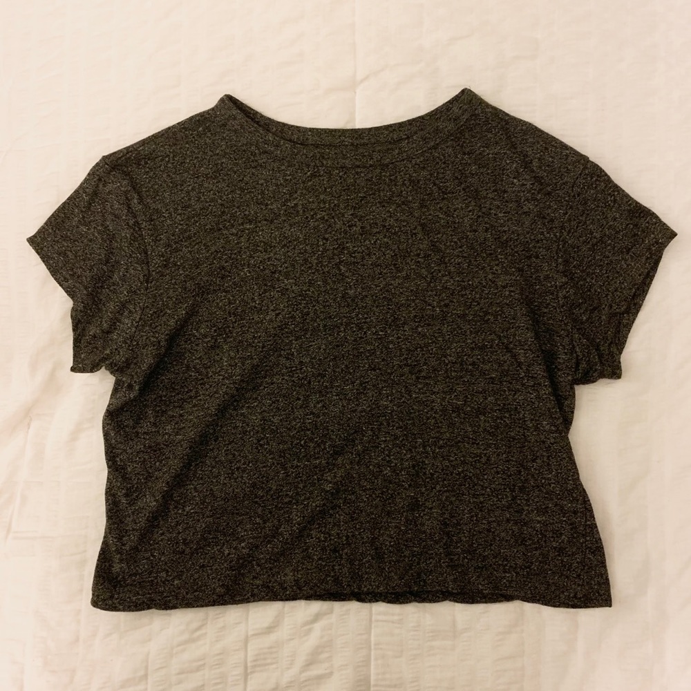 dark grey cropped t-shirt